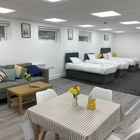 Huge Studio Close To City Centre With Free Secure Parking Leeds  Ngoại thất bức ảnh