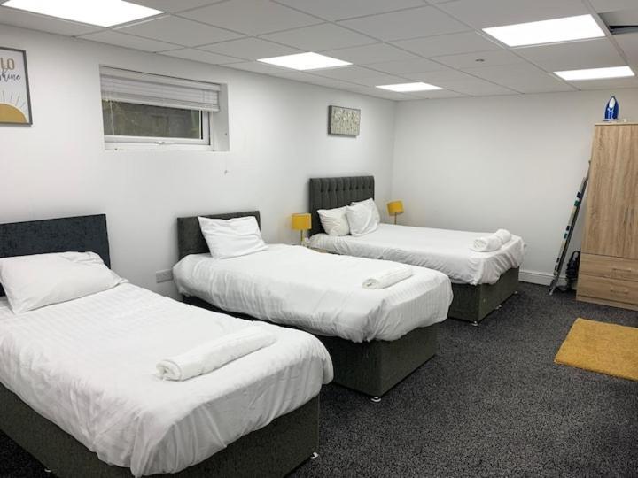 Huge Studio Close To City Centre With Free Secure Parking Leeds  Ngoại thất bức ảnh