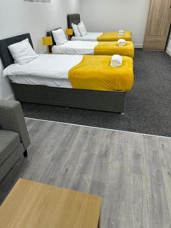 Huge Studio Close To City Centre With Free Secure Parking Leeds  Ngoại thất bức ảnh