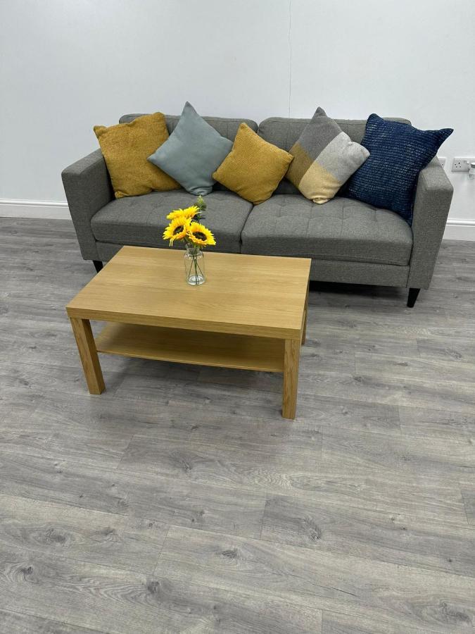 Huge Studio Close To City Centre With Free Secure Parking Leeds  Ngoại thất bức ảnh
